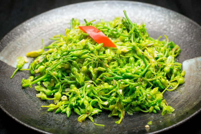Oi Vietnam-Jan2016_time bistro_thien ly flower with garlic and butter_DSC4734_NT (OiVietNam-3N)