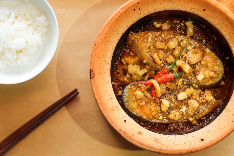 oi-vietnam-sep2016_thefishsauce_braised-howling-fish-in-clay-pot-_dsc9016_nt